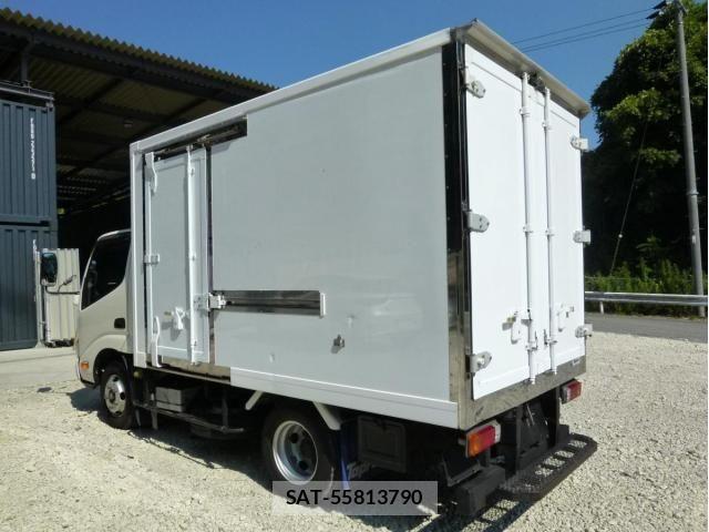 Hino DUTRO 2020-04 8229667-5