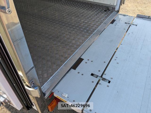 Hino DUTRO 2023-04 8229600-10