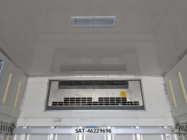 Hino DUTRO 2023-04 8229600-16