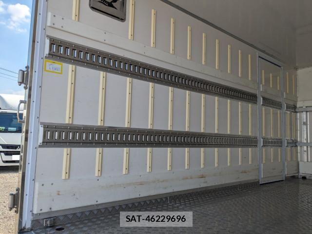 Hino DUTRO 2023-04 8229600-20
