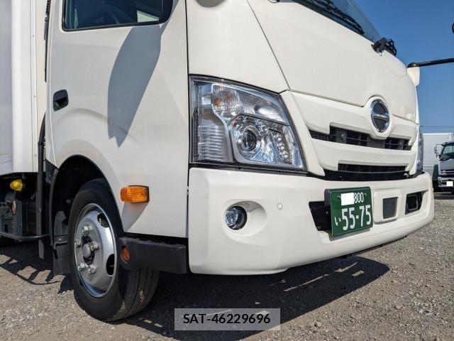 Hino DUTRO 2023-04 8229600-22