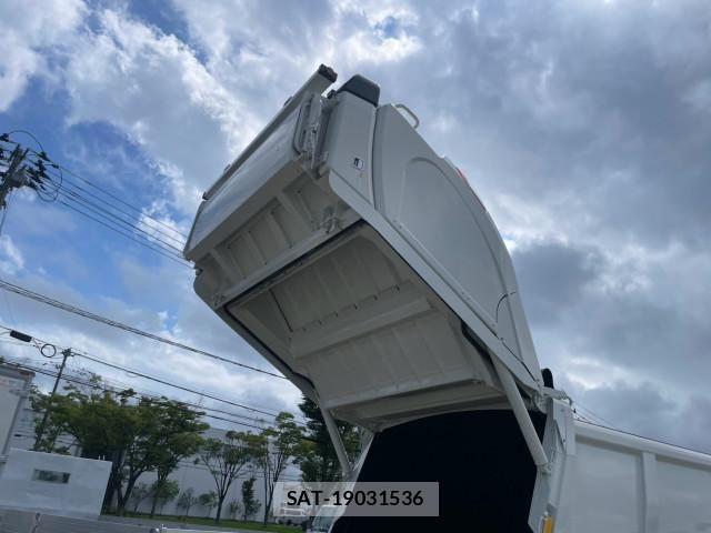 Hino DUTRO 2024-09 8229589-11