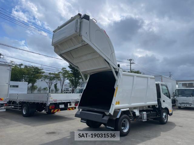 Hino DUTRO 2024-09 8229589-13