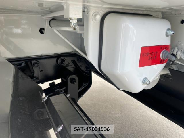 Hino DUTRO 2024-09 8229589-18