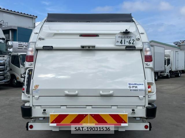Hino DUTRO 2024-09 8229589-4