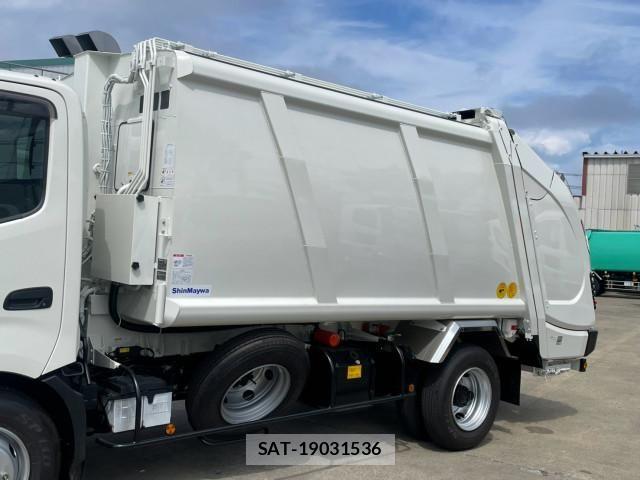 Hino DUTRO 2024-09 8229589-6