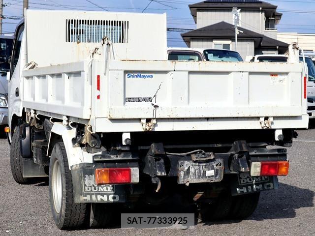 Hino DUTRO 2018-05 8229681-1