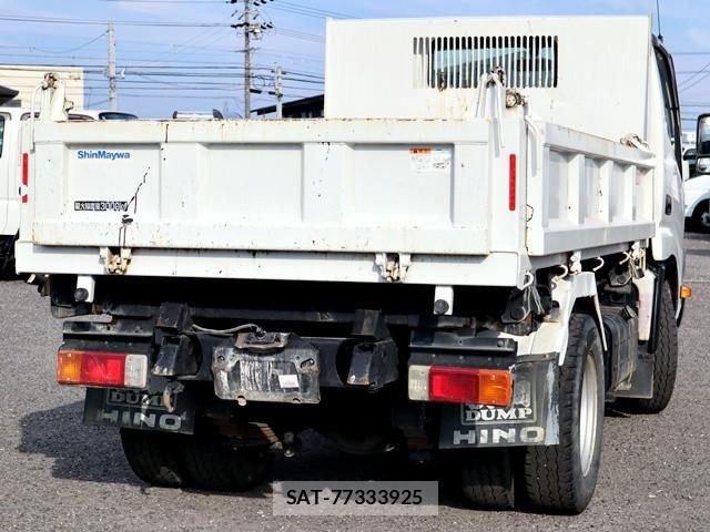 Hino DUTRO 2018-05 8229681-2