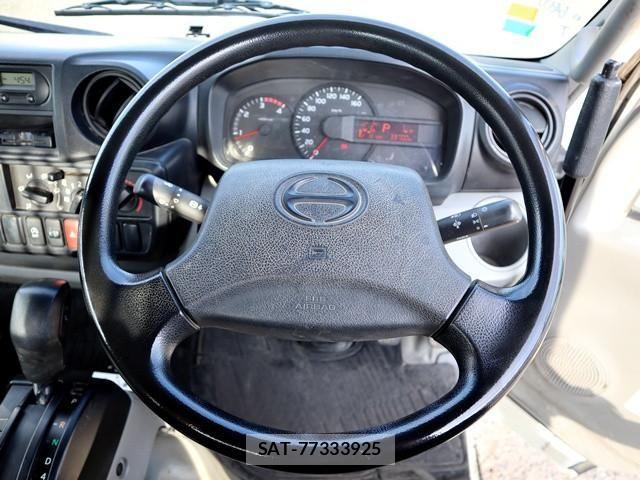 Hino DUTRO 2018-05 8229681-3