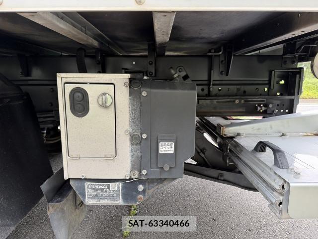 Hino DUTRO 2020-02 8229645-11