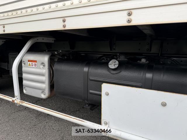 Hino DUTRO 2020-02 8229645-12