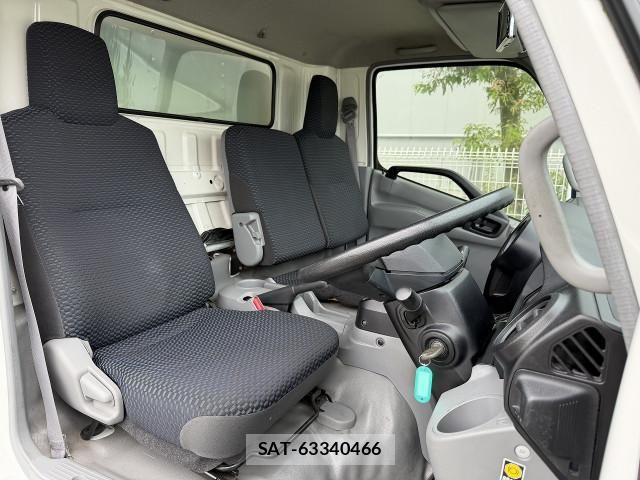 Hino DUTRO 2020-02 8229645-16
