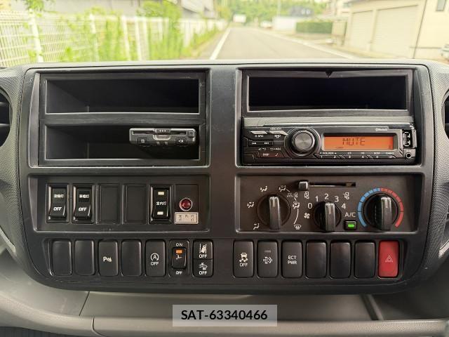 Hino DUTRO 2020-02 8229645-18