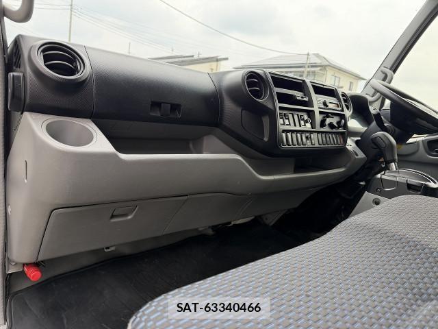 Hino DUTRO 2020-02 8229645-20