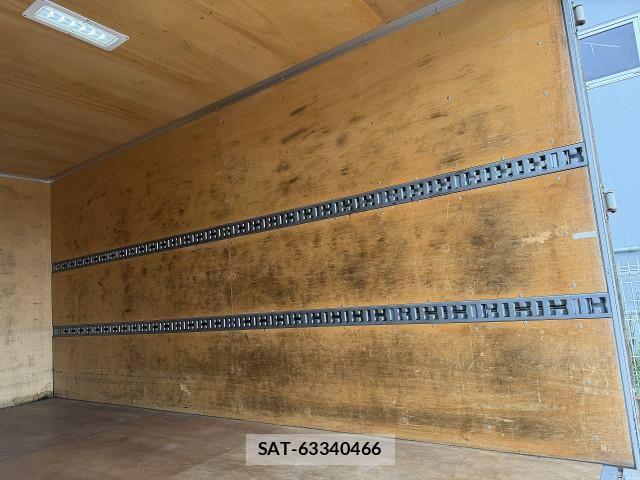 Hino DUTRO 2020-02 8229645-24