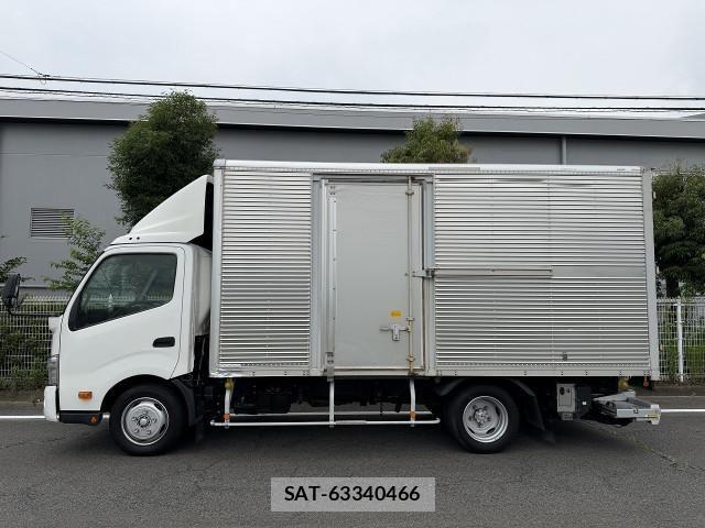 Hino DUTRO 2020-02 8229645-2