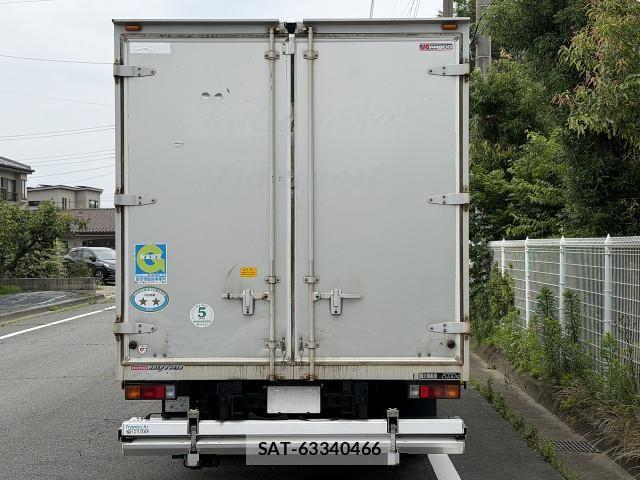 Hino DUTRO 2020-02 8229645-5