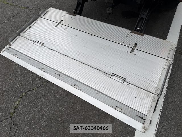 Hino DUTRO 2020-02 8229645-7