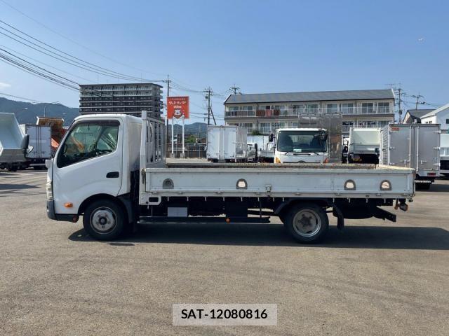 Hino DUTRO 2013-11 8229700-4