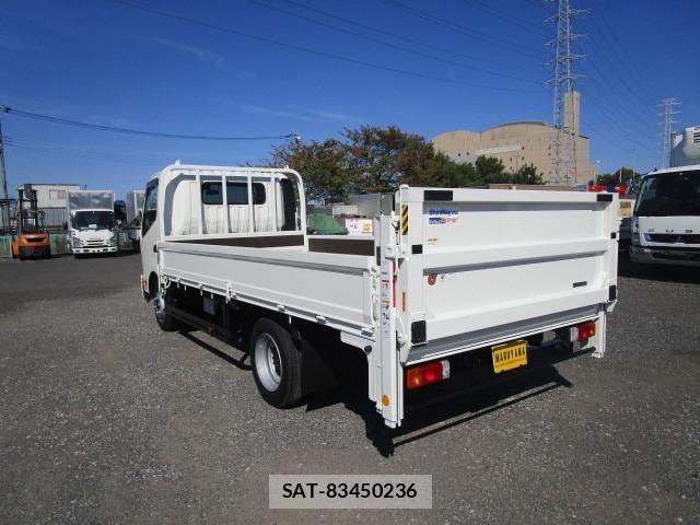 Hino DUTRO 2024-08 8229629-1