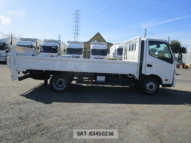 Hino DUTRO 2024-08 8229629-4