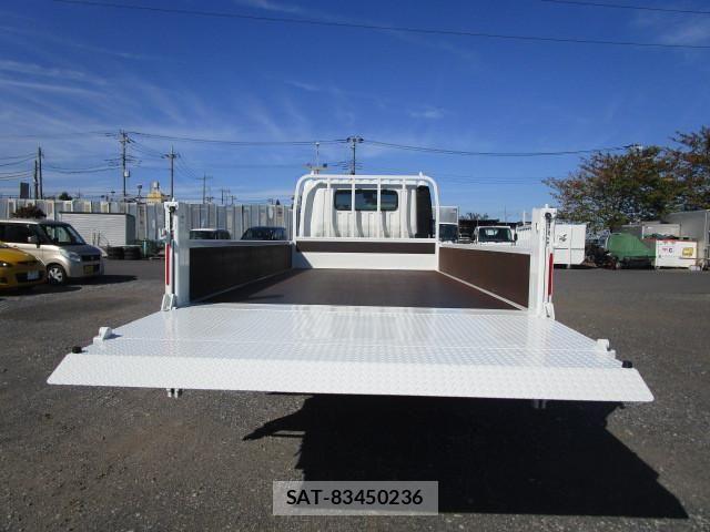 Hino DUTRO 2024-08 8229629-7