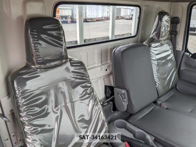 Hino DUTRO 2019-05 8229676-10