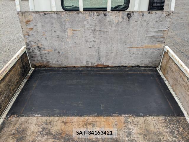 Hino DUTRO 2019-05 8229676-17