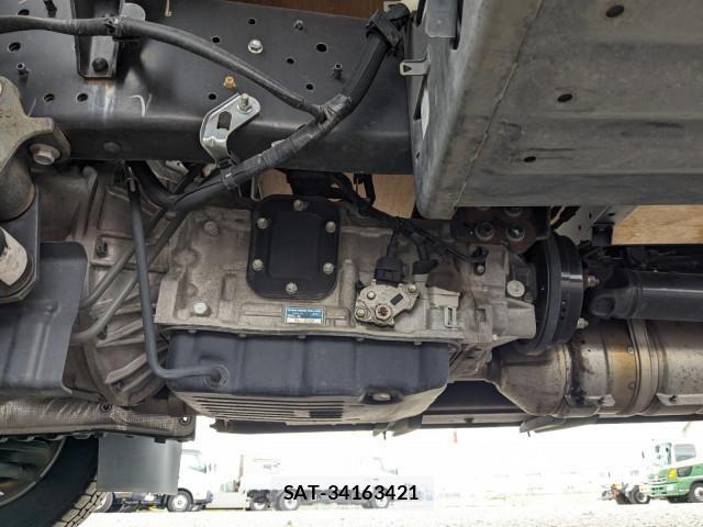 Hino DUTRO 2019-05 8229676-25