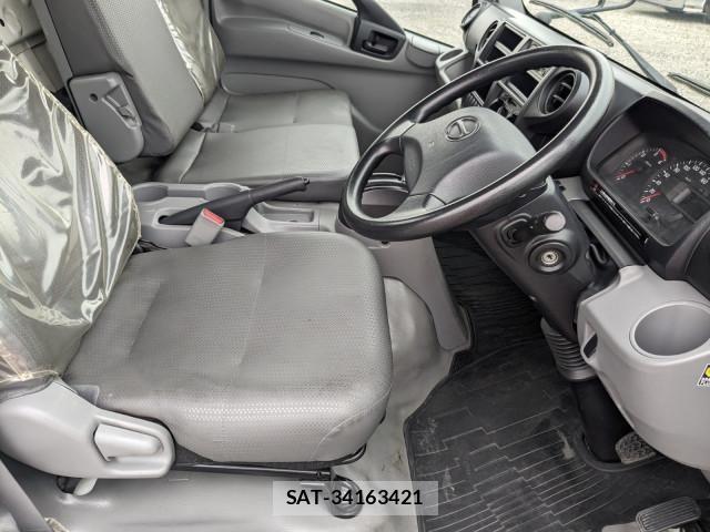 Hino DUTRO 2019-05 8229676-8