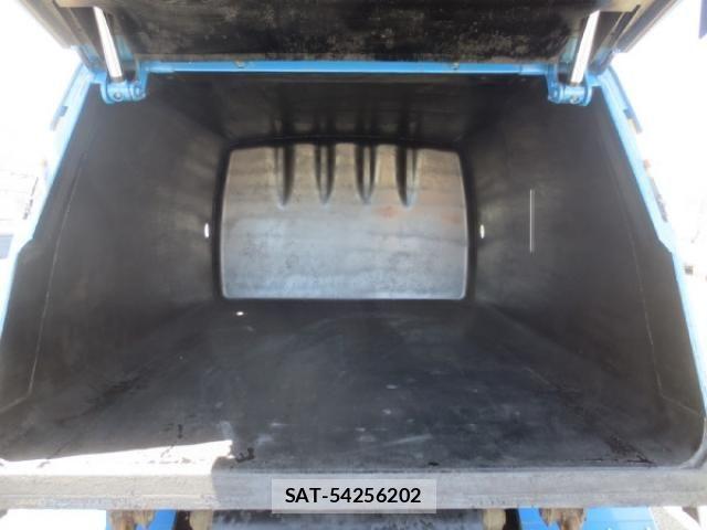 Hino DUTRO 2021-02 8229628-9