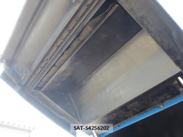 Hino DUTRO 2021-02 8229628-12