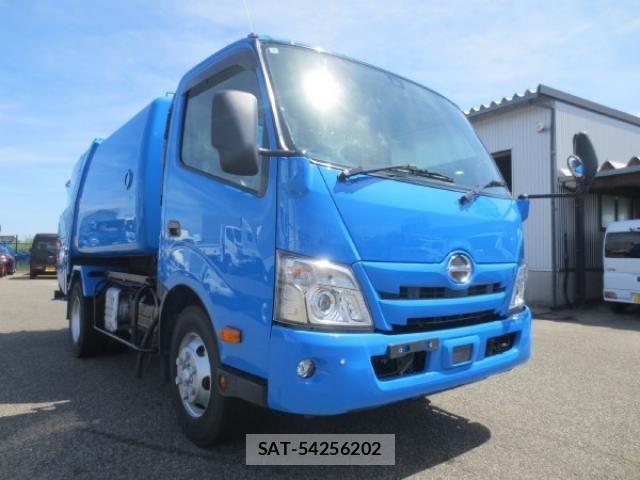 Hino DUTRO 2021-02 8229628-1
