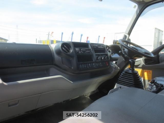 Hino DUTRO 2021-02 8229628-21