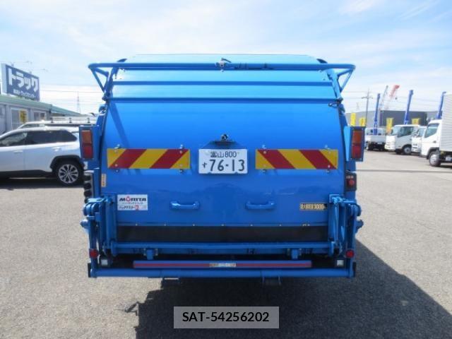 Hino DUTRO 2021-02 8229628-6