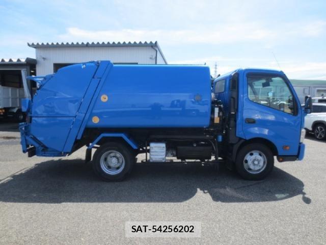 Hino DUTRO 2021-02 8229628-7