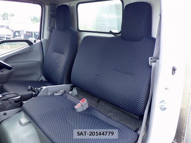 Hino DUTRO 2022-03 8229641-12