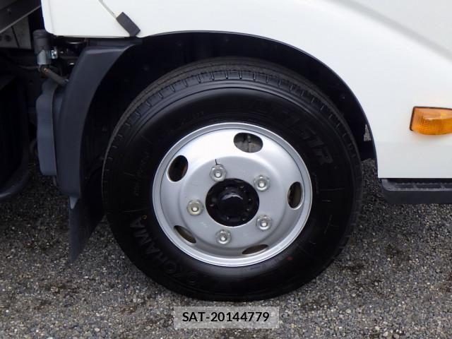 Hino DUTRO 2022-03 8229641-18