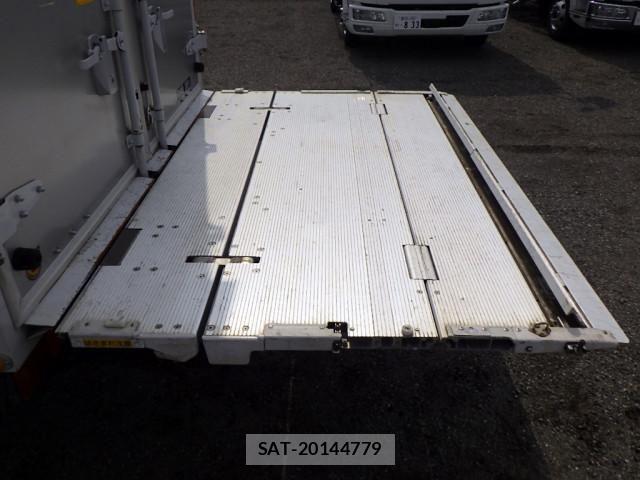 Hino DUTRO 2022-03 8229641-26