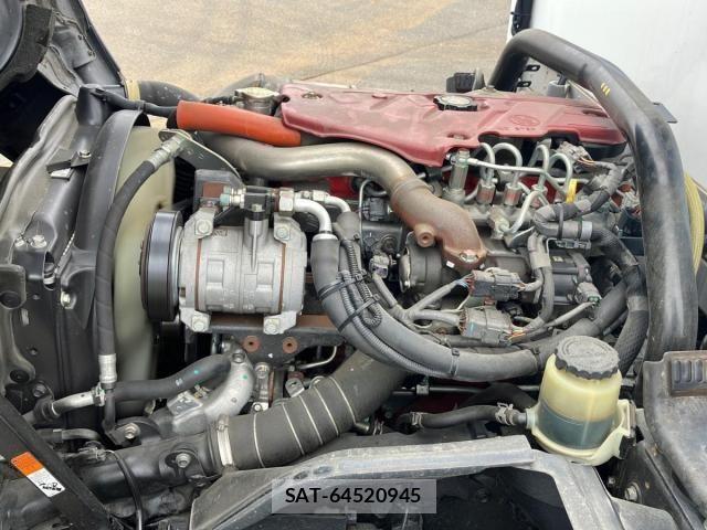 Hino DUTRO 2020-05 8229640-13