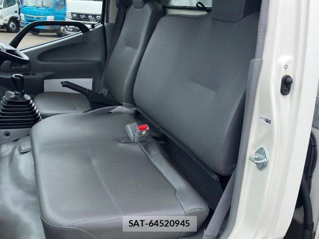Hino DUTRO 2020-05 8229640-16