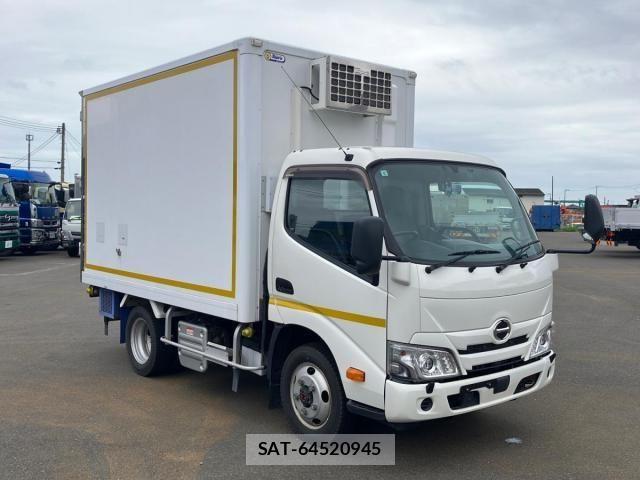 Hino DUTRO 2020-05 8229640-1