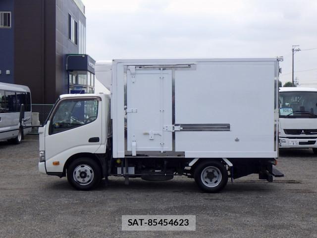 Hino DUTRO 2019-11 8229665-3
