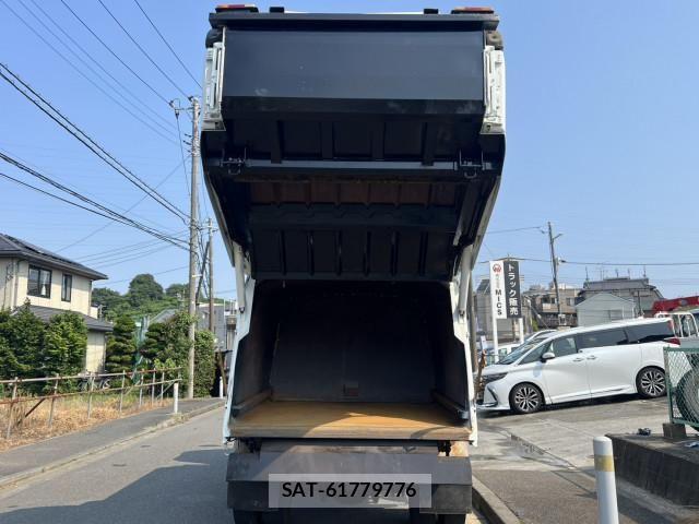 Hino DUTRO 2013-03 8229646-16