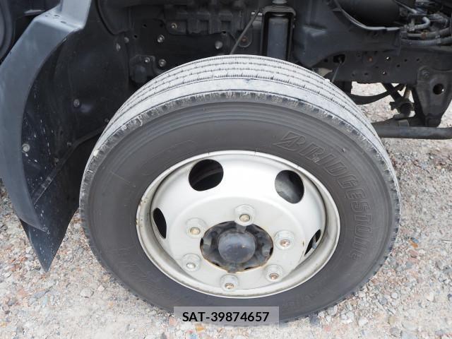Hino DUTRO 2017-01 8229616-21