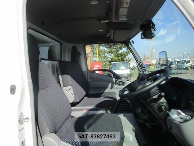 Hino DUTRO 2025-12 8229599-10