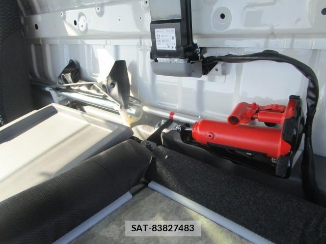 Hino DUTRO 2025-12 8229599-17