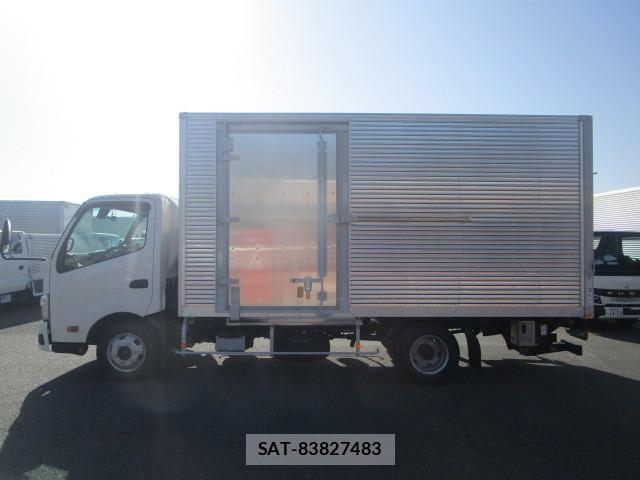 Hino DUTRO 2025-12 8229599-4