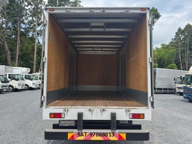 Hino DUTRO 2021-05 8229656-11