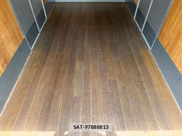 Hino DUTRO 2021-05 8229656-14